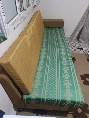 اثنين كراسي للبيع بحالة فوق من الممتاز