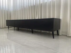 طاولة تلفزيون استعمال سنه للبيع