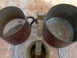 قدور ومهراس نحاس
