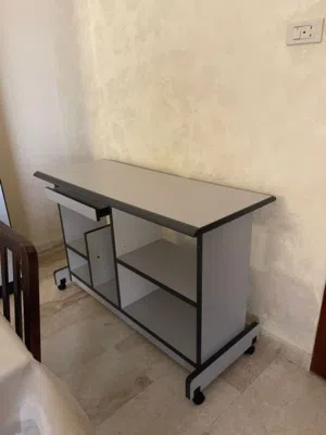 طاولة كمبيوتر