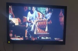للبيع تلفزيون نظيف جديد