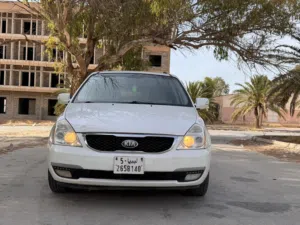 Used Kia Sedona in Tarhuna