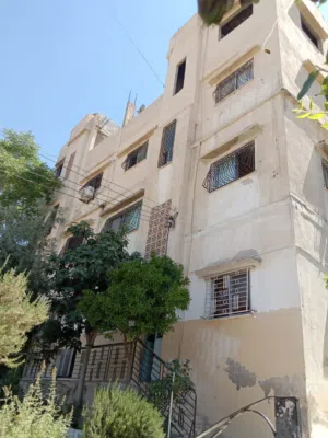 عمارة سكانية ثلاث طوابق