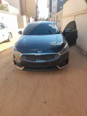 Used Kia Cadenza in Tripoli