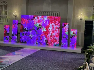 شاشات عملاقه