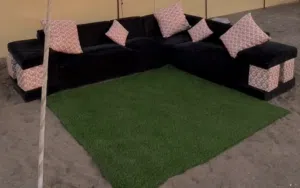 الكنب الاسود ب15ريال والكنب البني 15 ريال