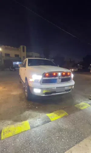 دودج رام للبيع بحالة جيدة وداخلية مميزة