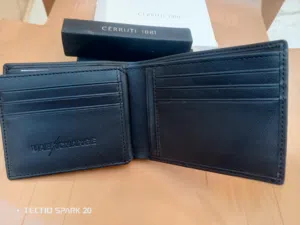 للبيع محفظة CERRUTI 1881 جديدة