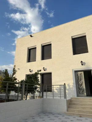 350 m2 4 Bedrooms Villa for Sale in Amman Naour