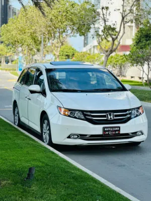 Honda Odyssey Touring Limited  Year-2015 Engine-3.5L (6 Cylinder)  Well maintained Good Condition