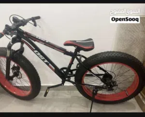 جاري  fat bike   ما في ولا شيء بس في مشكله بالدواسه