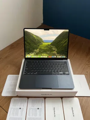 MacBook Air M2 16GB/256GB Midnight Black – Like New Condition// 100% Battery // Months Warranty Left