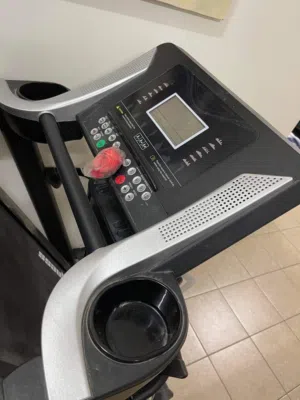 جهاز حديث مشي رياضي لتمارين الكارديو شبه جديد