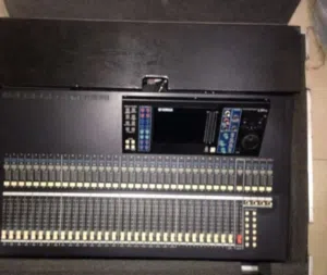 Yamaha LS9 32ch digital mixer in  very good condition مكسر ديجيتال ياماها بحالة جيدة جدا