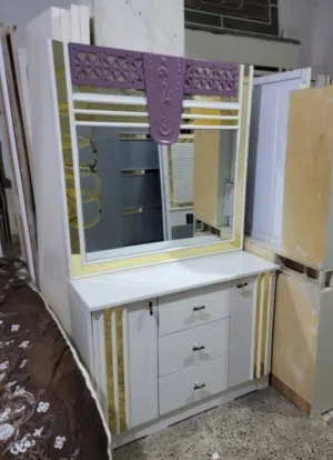 غرف النوم مليزي سواد