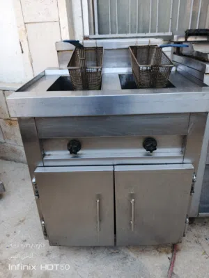 عدة مطعم للبيع