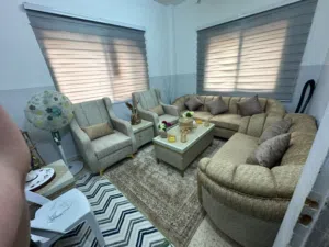 220مع طاولات استعمال شهرين  للبيع المستعجل  /م ر وة200