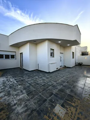 200 m2 3 Bedrooms Villa for Sale in Tripoli Al-Serraj