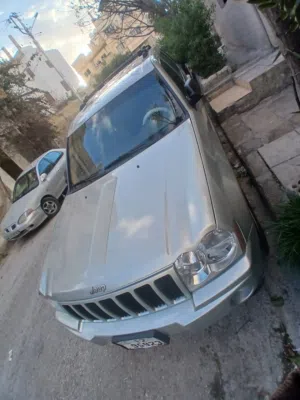 Jeep Cherokee Laredo 4×4 – حالة ممتازة وفحص كامل