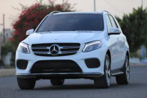 مرسيدس GLE 350 موديل 2016 خمس كاميرات بصمه بانوراما دفع رباعي كشافات رمش ديكور داخلي لون بيج