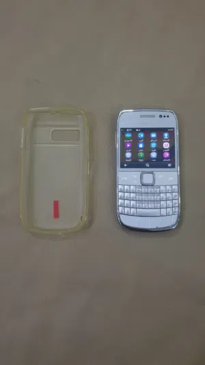 جهاز نوكيا Nokia E6 مع شاشة لمس touch screen wifi كاميرا camera 8 MPix