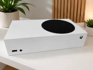 XBOX SERIES S + FIFA 2025, مع يديين 850 شامل توصيل تحكم