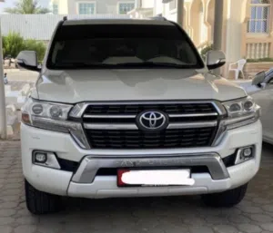 للبيع لاندكروزر استيشن GXR موديل 2021 نظيفة جدا - بحالة ممتازة