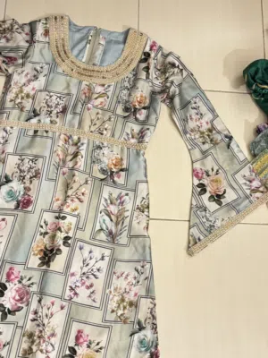 متوفرات اكثر من 100 قطعه مخور غير مخور لبيع