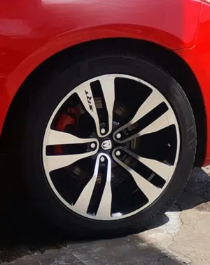 للبيع رنجات دودج تشارجر srt بالتواير نظاف مافي لحام  حجم 20/45/245امامي 275 /40/20 خلفي