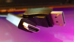 "وصلة HDMI عالية الجودة – متوفرة بجميع الأطوال لتلبية احتياجاتك من الصوت والصورة بدقة فائقة"