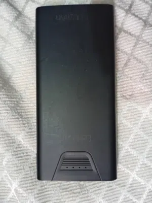 Earldom  باور بانك مستعمل خفيف جبته قبل يوم الوقفه بيوم