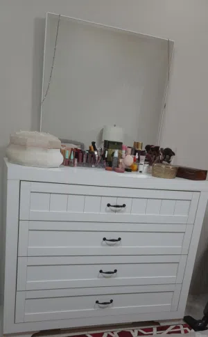Dresser, bedside tables and table lamps