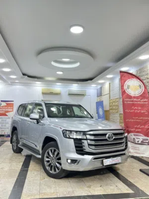 Used Toyota Land Cruiser in Muscat