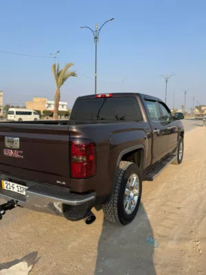 Used GMC Sierra in Basra