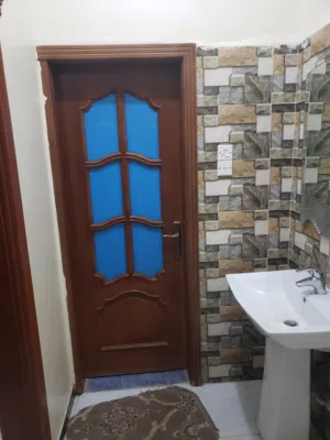 يوجد لدينا ابواب خشب اسباني جديد من 35الف سعر الباب