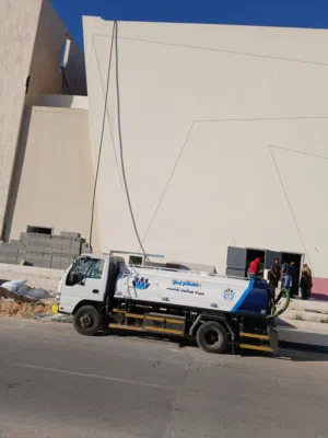 وايت ماء صغير 6طن احياء شمال الرياض لتعبئة الخزانات العلوي والأراضي و المسابح والمطاعم