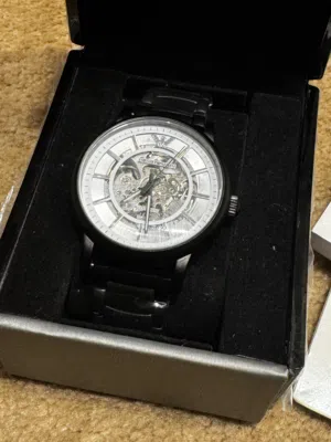 للبيع ساعه إمبوريو ارماني