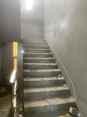 More than 6 bedrooms . 5+ Bathrooms . 470 m22