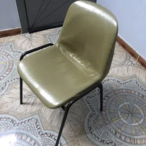 كرسي عادي لاتحكم على الكتاب من غلافه الكرسي مريح جدا بس السكل سيئ