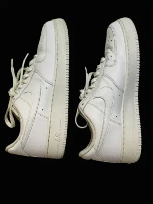 For sale Nike Triple White 10BD ONLY