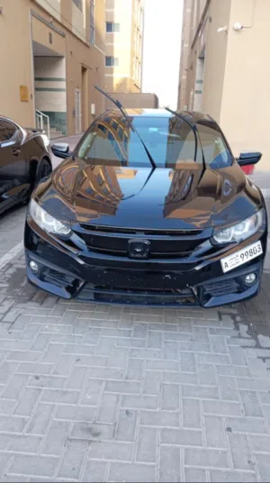 Honda Civic 2019, black exterior, beige interior