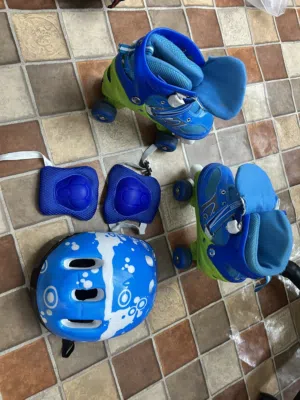 shoes 8-10sizes baby and girl good condition