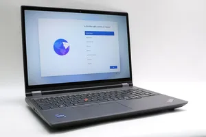 Lenovo . Windows . 16"0