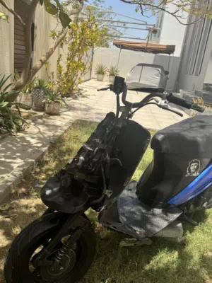 دراجه 100cc للبيع بس الناقص كفرات