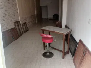 شروة أثاث ومجموعات مختلفة بسعر حرق