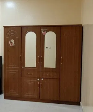 4 door wooden cupboard