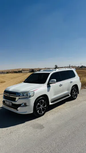 Used Toyota Land Cruiser in Amman
