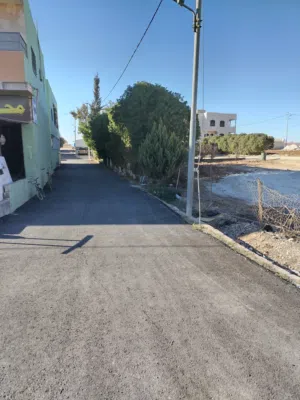 مجمع تجاري للبيع