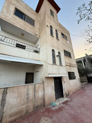 ٤ غرف نوم . حمّامين . 160 م٢3