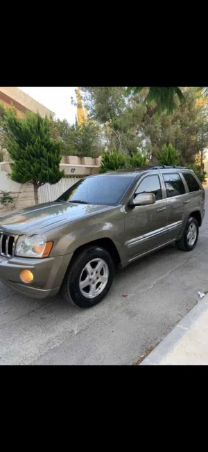 للبيع حالة ممتازة جدا JEEP شيروكي 2005 limited